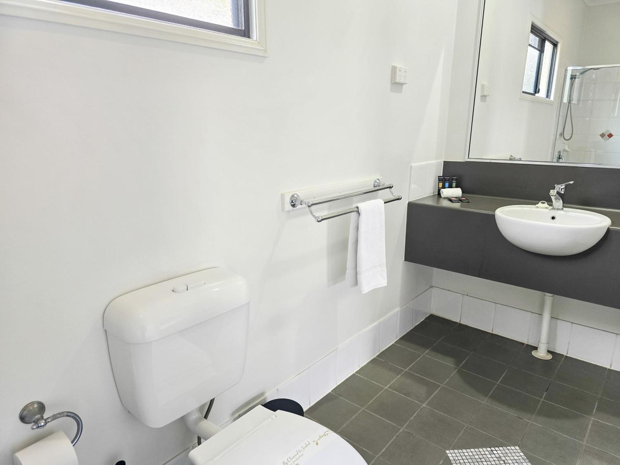 Ascot Lodge Motor Inn Kingaroy Dış mekan fotoğraf
