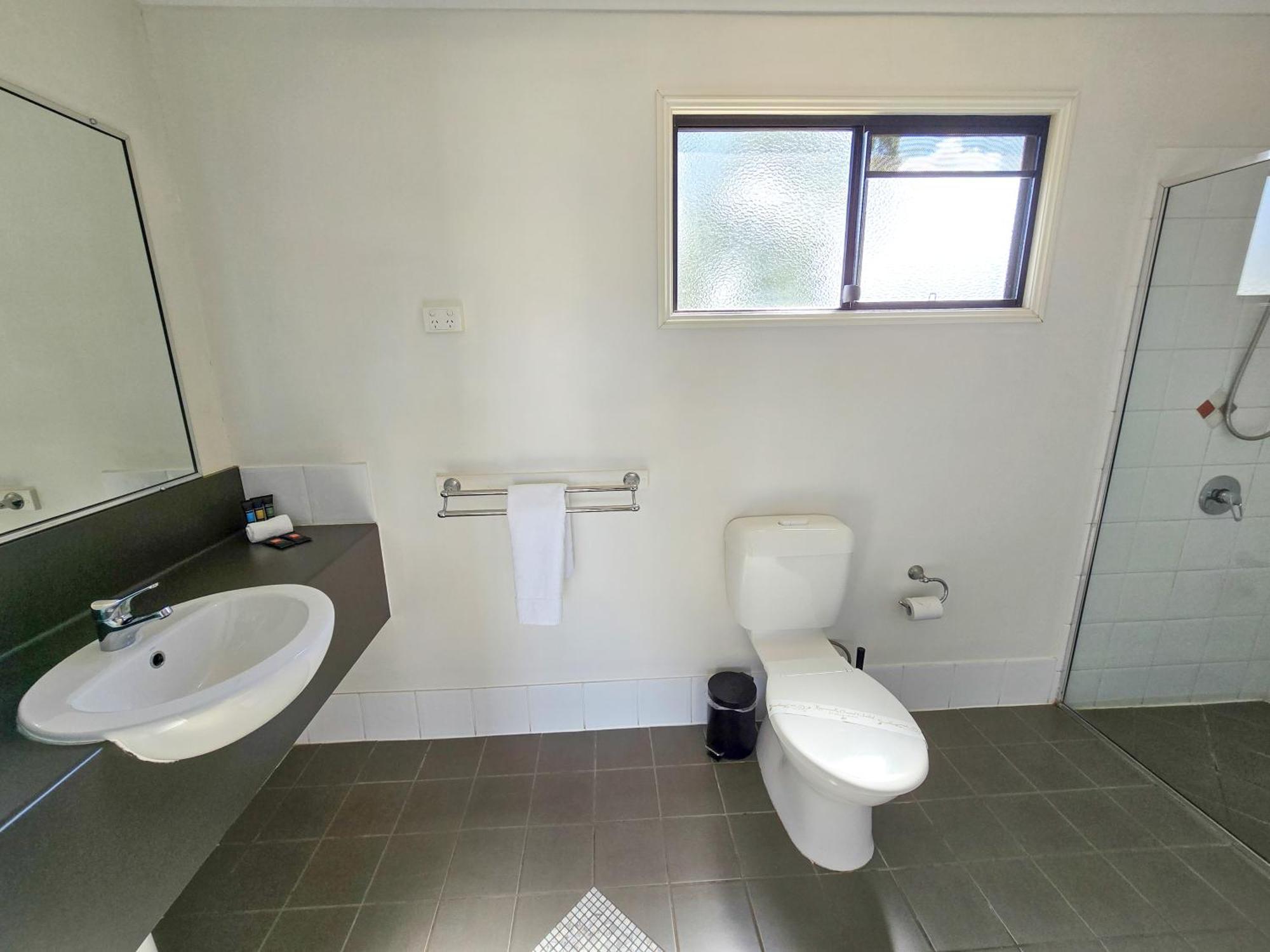 Ascot Lodge Motor Inn Kingaroy Dış mekan fotoğraf