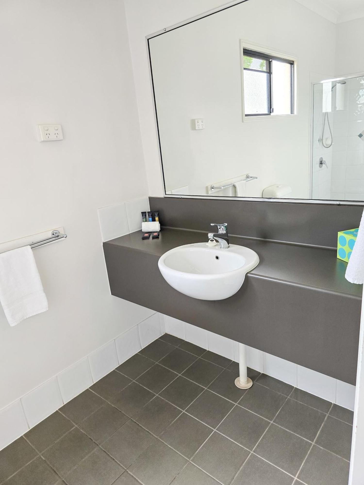 Ascot Lodge Motor Inn Kingaroy Dış mekan fotoğraf